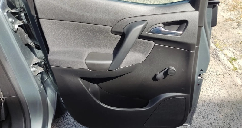 Opel Meriva cena 26900 przebieg: 133000, rok produkcji 2013 z Alwernia małe 326